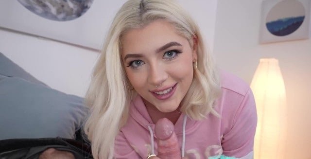 Không thể lơ chị gái mông to sống cạnh nhà